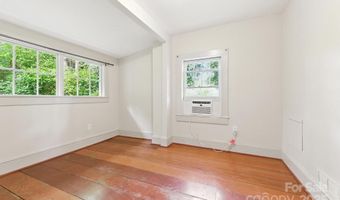54 Downing St, Asheville, NC 28806
