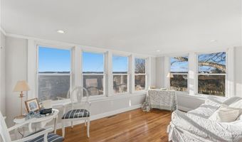 200 Narragansett Ave, East Providence, RI 02915