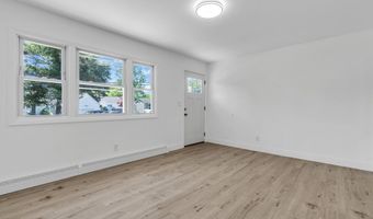 136 Pacific Ave, Beachwood, NJ 08722
