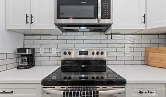 412 Antonette Cir, Cascade, ID 83611