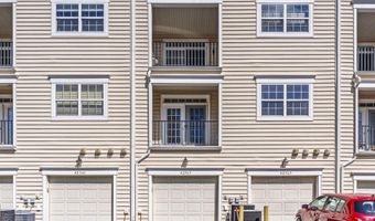 42563 HIGHGATE Ter, Brambleton, VA 20148