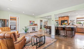 330 N Country Club Dr, Addison, IL 60101