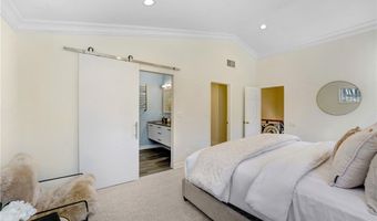 17043 Empanada Pl, Encino, CA 91436