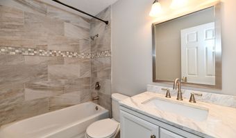 9397 Villa Woods Dr 213, Avon, IN 46123