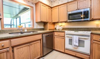 903 Willow Dr, Aberdeen, SD 57401