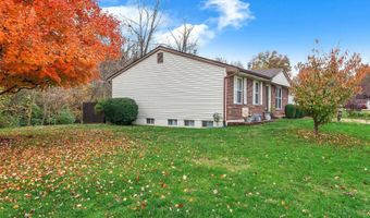 1500 Stonegate Manor Dr, Arnold, MO 63010