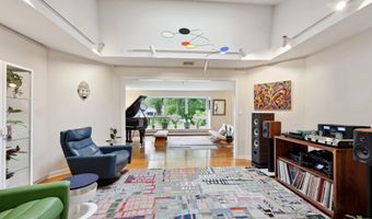 10 Pleasant Point Rd, Branford, CT 06405