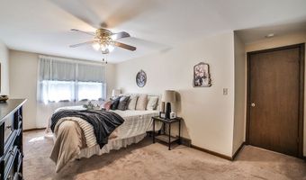 305 Vine Ln, Amherst, NY 14228
