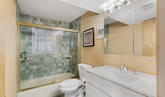 570 Forest Hills Pkwy, Bayville, NJ 08721