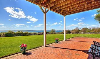 585 Seaside Dr, Jamestown, RI 02835