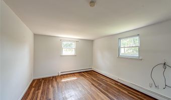 8 Williams Ave, Amityville, NY 11701