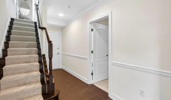 322 N GEORGE MASON Dr, Arlington, VA 22203