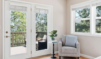 215 Piedmont Dr, Ashland, OR 97520