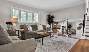 520 East Rd, Belford, NJ 07718