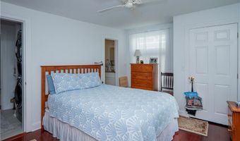 203 Fenner Ave 5, Middletown, RI 02842