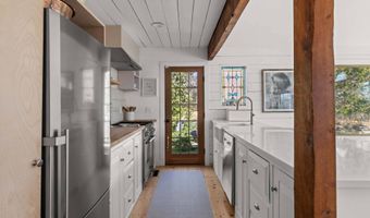 117 Squaw Rd, East Hampton, NY 11937