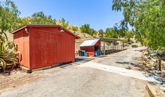 13602 Sego Rd, Agua Dulce, CA 91390
