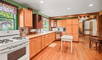 9056 Emerson Rd, Apple Creek, OH 44606