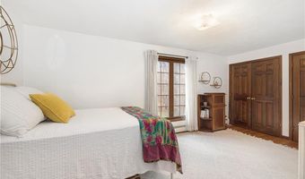 4 Intrepid Ln, Jamestown, RI 02835