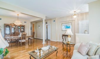 19 Fountain View Dr, Barnegat, NJ 08005