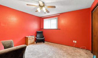 900 E Magnolia Dr, Brandon, SD 57005