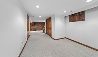 39 Green Hill Ln, Cheshire, CT 06410