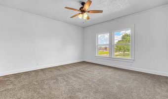 302 S 6th St, Chickasha, OK 73018