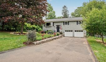 7 Wheeler Dr, Danbury, CT 06811
