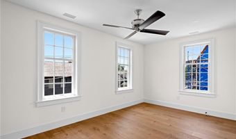 75 Bridge St, Newport, RI 02840