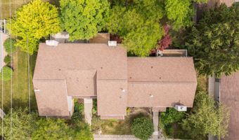 2250 Rivenoak Ct, Ann Arbor, MI 48103