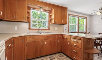 32 Loveland Ln, Bristol, CT 06010