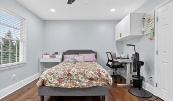22557 MIDDLEBURG CHAPEL Ct, Ashburn, VA 20148