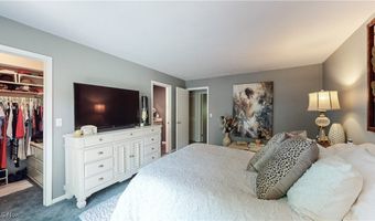 686-20 Fairington Ln, Aurora, OH 44202