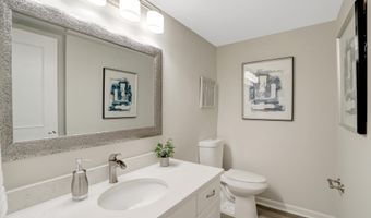 3820 WINTERSET Dr, Annandale, VA 22003