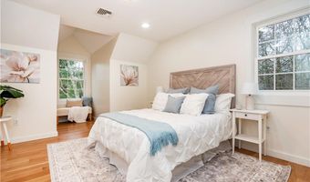 247 Glen Hill Dr, North Kingstown, RI 02874