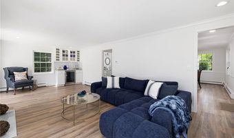 9 Foster St, Barrington, RI 02806