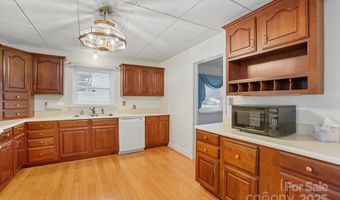 955 Hickory Nut St, Charlotte, NC 28205