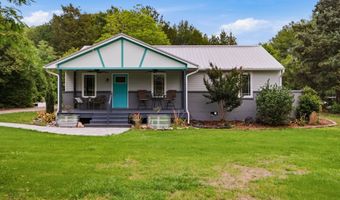 1302 Crest Dr, Aberdeen, NC 28315