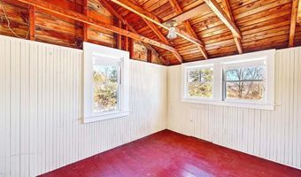 74 ADAMS POINT Rd, Barrington, RI 02806