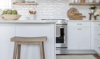 76 Bridge Avenue Unit Rear Cottage Rear Cottage, Bay Head, NJ 08742