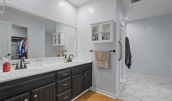 4703 OAK Rd, Bartlett, TN 38002
