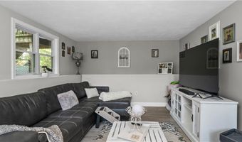 14 Deer Run Dr, Coventry, RI 02816