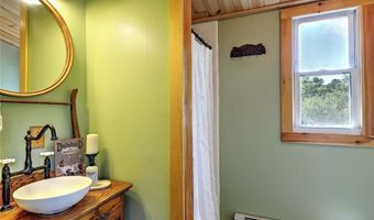 10 Narrow Ln, Charlestown, RI 02813