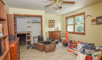 179 County Rd, Ashby, MA 01431