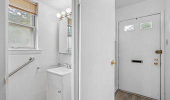 104 HAMPSTEAD Dr, Ambler, PA 19002