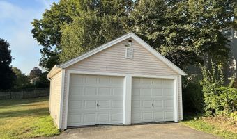 35 West St, Cromwell, CT 06416