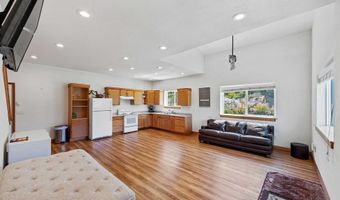 87372 LOIS Ln, Bandon, OR 97411