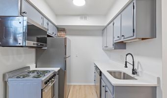 207 S PATRICK St 210, Alexandria, VA 22314