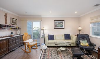7 Harbor N, Amityville, NY 11701