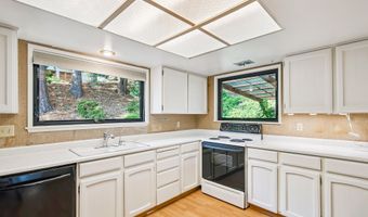 1015 Oneida Cir, Ashland, OR 97520